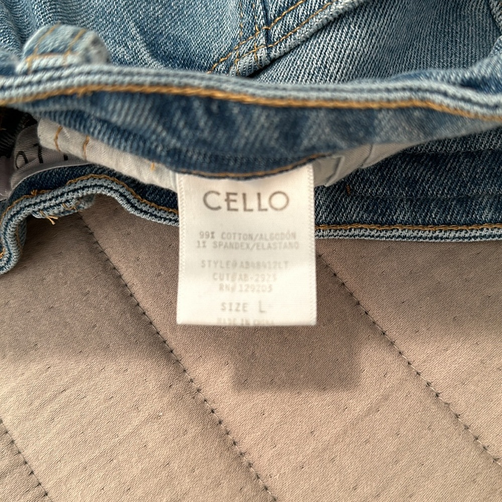 Cello denim jean shorts, high rise pixie, size L - Picture 9 of 10